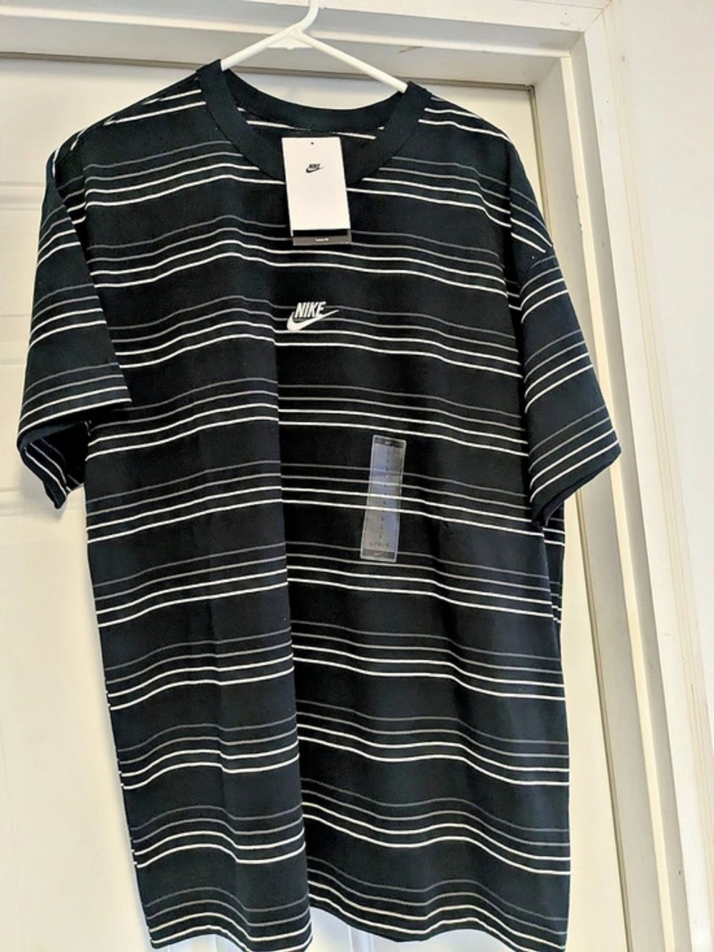 Nike Sportswear Striped Loose Fit Tee in Black & White Size Large NWT